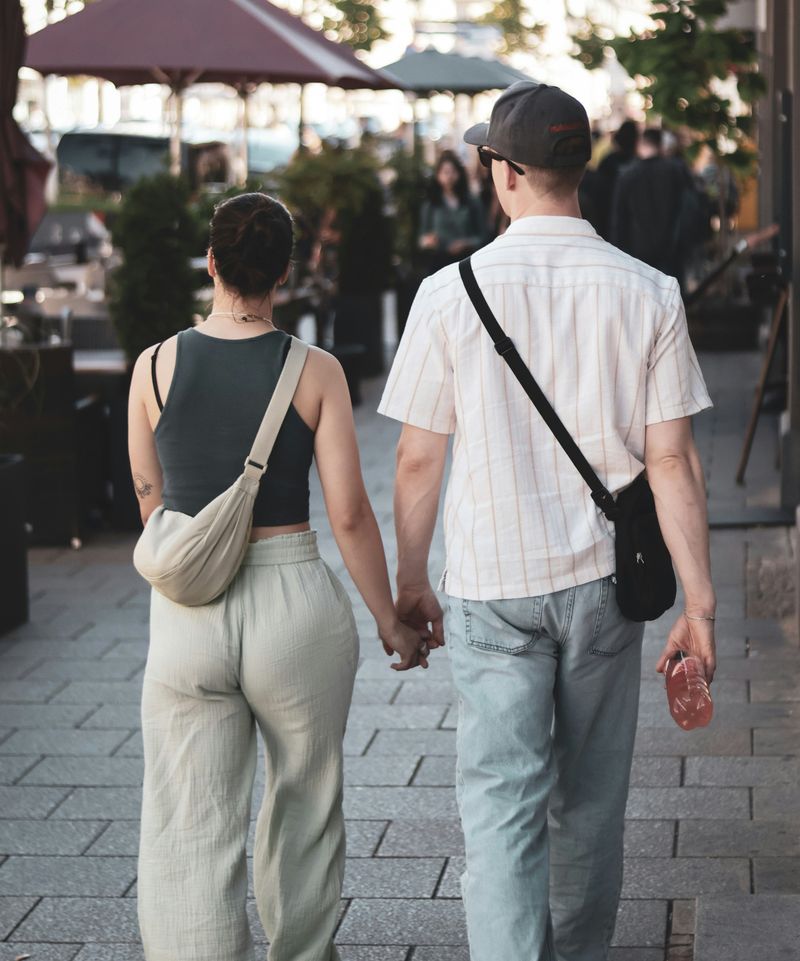 couple_back